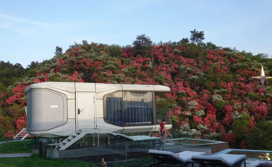Casa Capsula Solar Espacial A mistura perfeita de luxo e natureza no piso de tabuleiro MGO